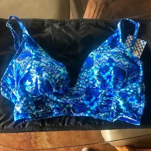 NWT Sun & Sea bikini top. XL